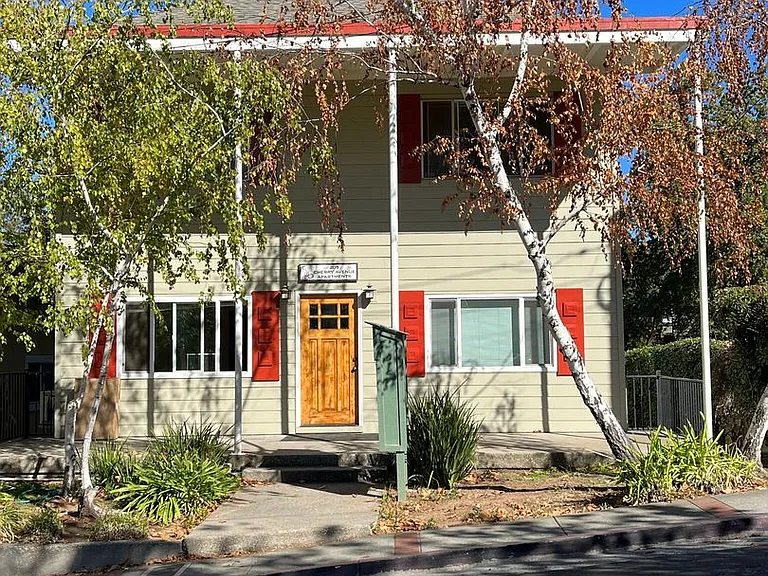 205 Cherry Ave — Photo 1
