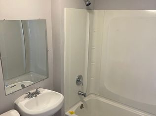 958-960 Broad St #3R, Hartford, CT 06106