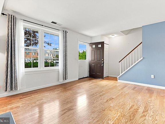4th image of 402 Centennial Ct