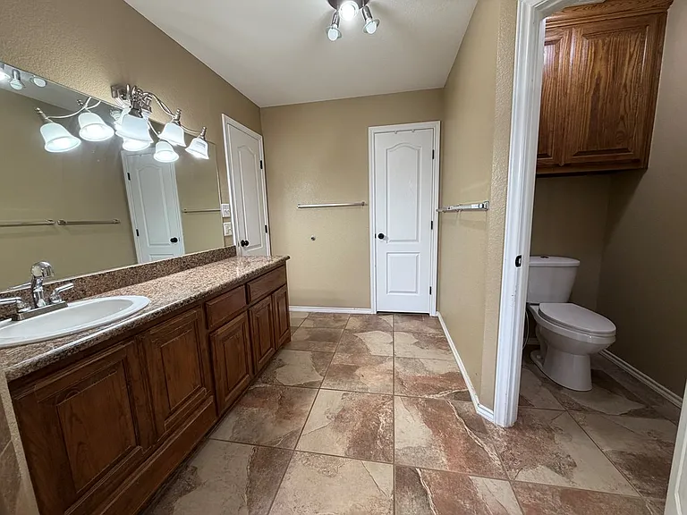 1500 N Terrell St — Photo 12