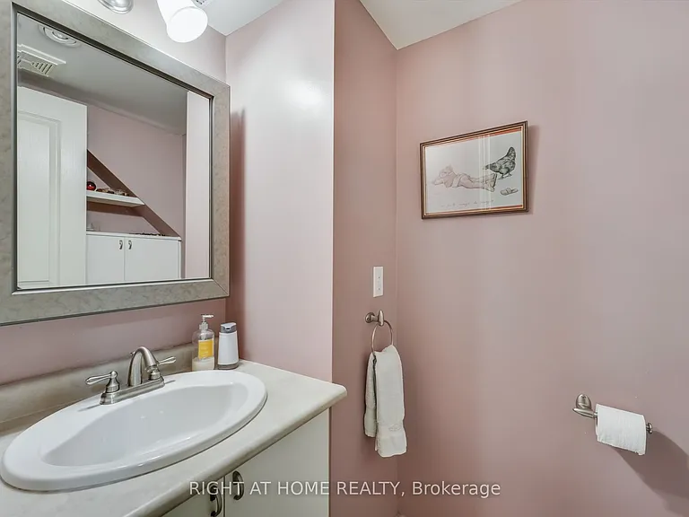 25 Clarendon Ave — Photo 19