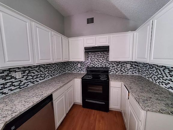 3rd image of 3129 Green Branch Dr