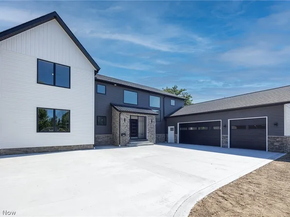 24706 Hawthorne Dr, Beachwood, OH 44122