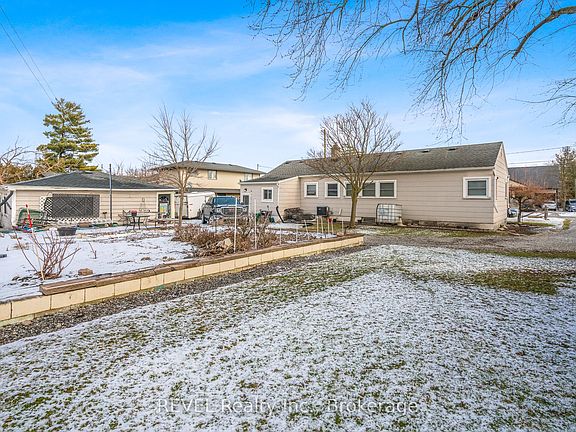 4th image of 18 Valley Rd