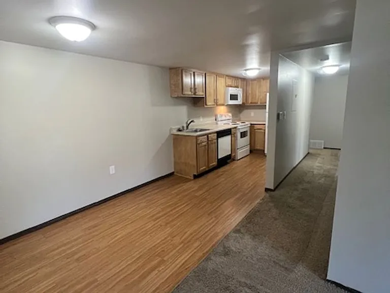 213 Baer Dr — Photo 2