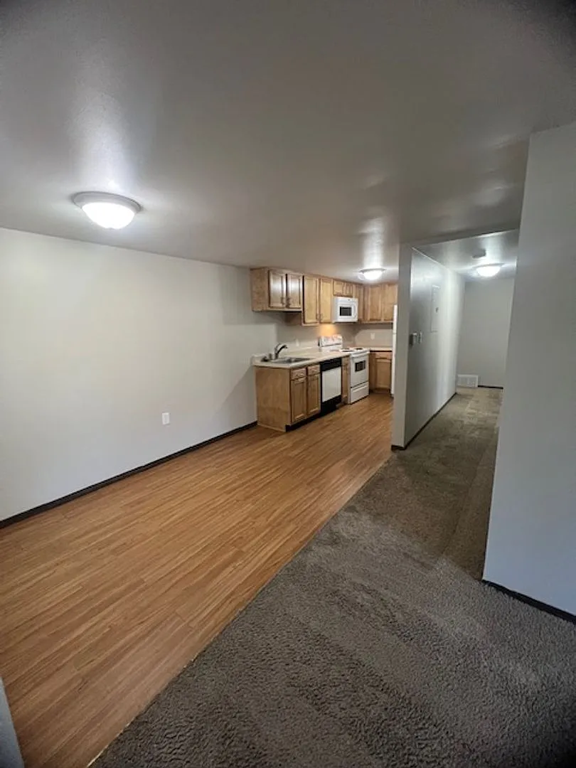 Building Photo - 213 Baer Dr
