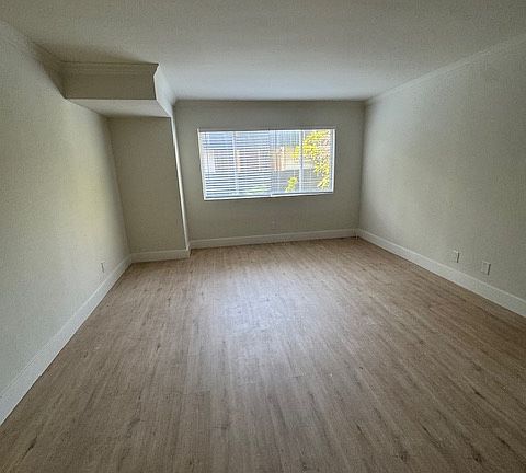 5th image of 5138 Zelzah Ave #200