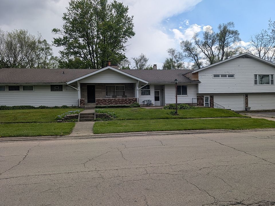 1st image of 704 W McKinley St