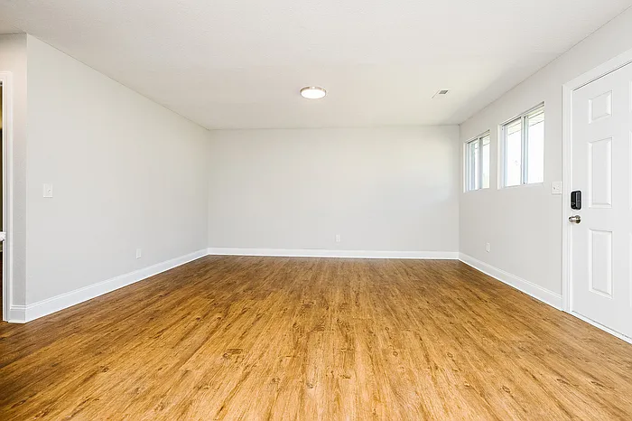 2 bed, 1.0 bath, 672 sqft, $1,050 — Photo 3