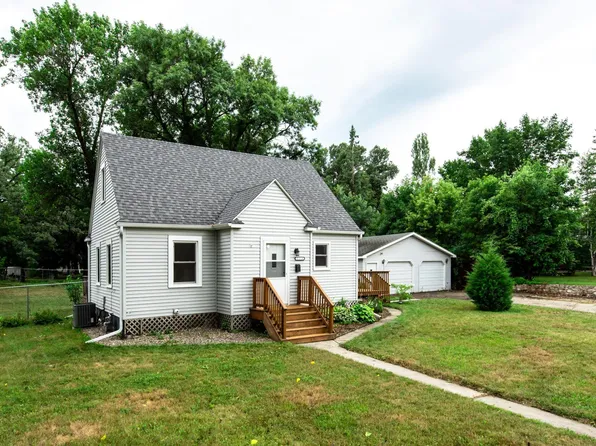 712 4th Ave E, Alexandria, MN 56308