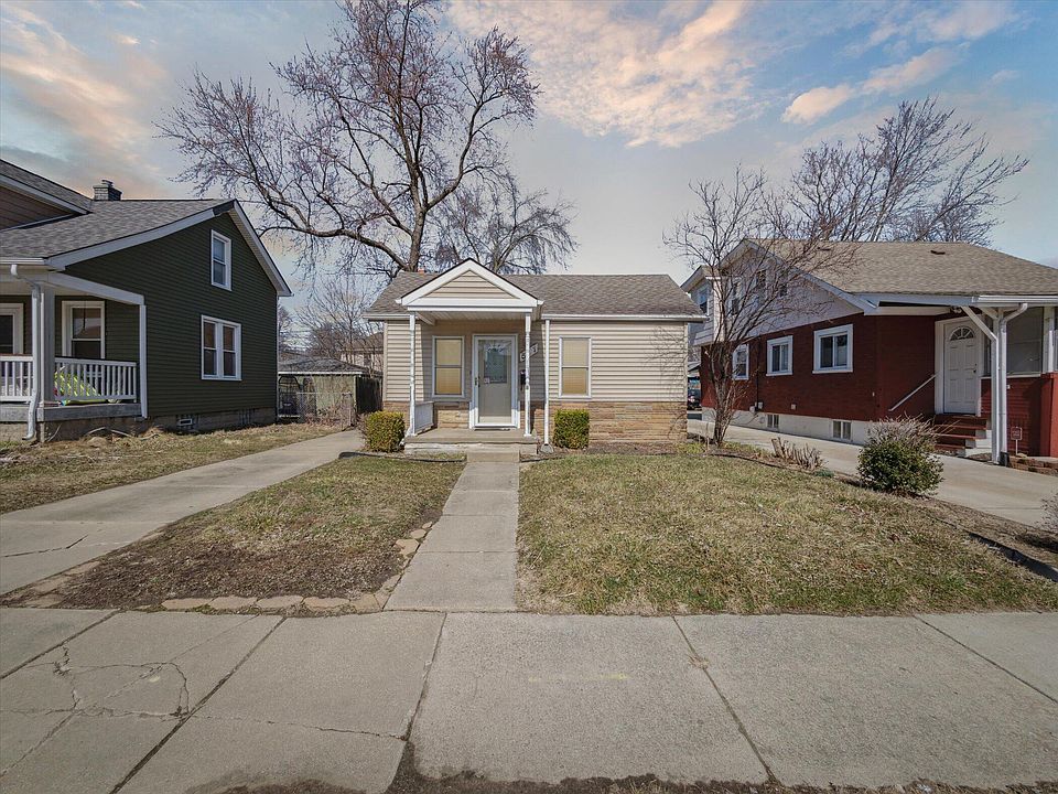 1st image of 521 Rosewood St