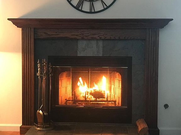 Gas/Log Fireplace
