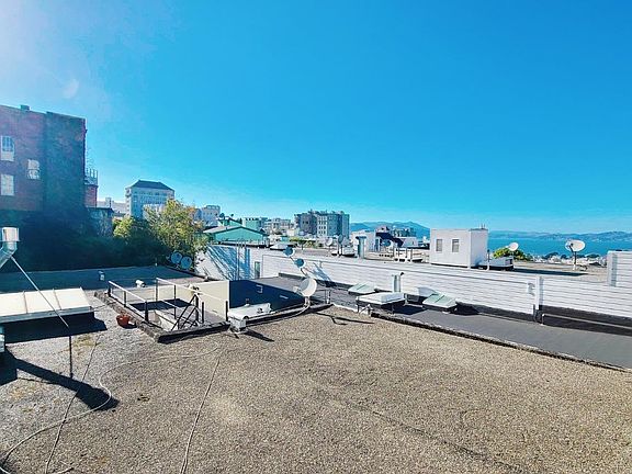 3rd image of 2209 Gough St