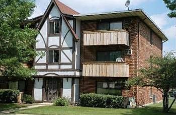 1st image of 10 Crestview Ln Unit 12