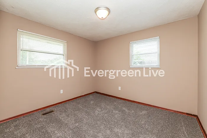1101 Rossiter Dr — Photo 11