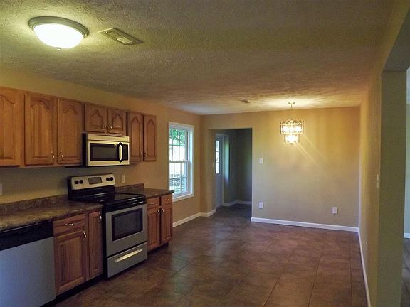 5th image of 1604 Meadow Run Dr