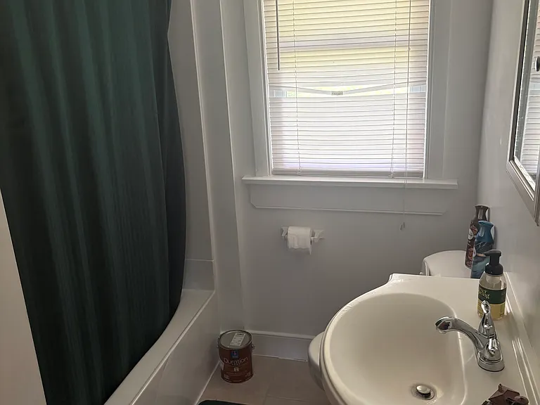 1217 Dinwiddie Ave — Photo 2