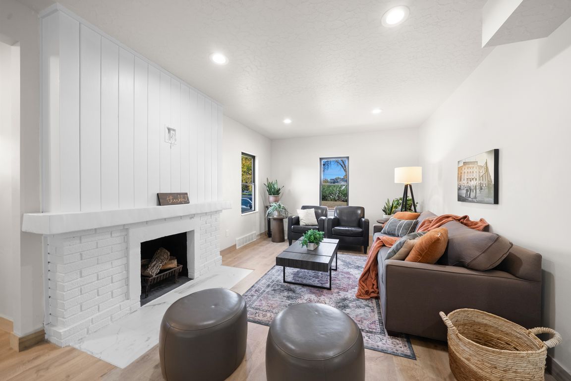 next background image