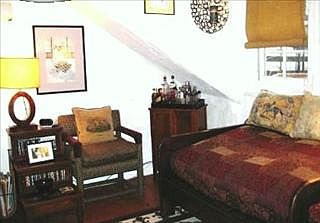 4th image of 18 Christopher St APT 13