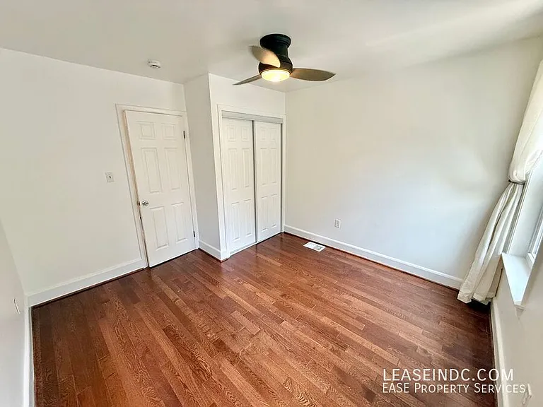 2333 17th St NW — Photo 25