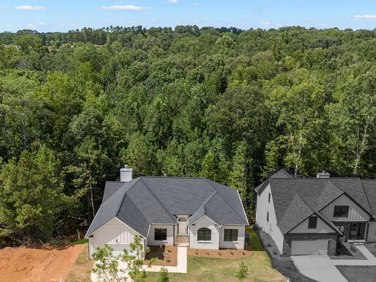 400 Ansley Dr — Photo 36