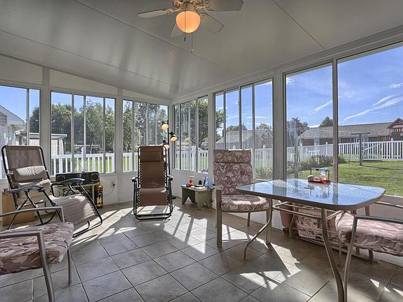 4th image of 1827 Ashton Dr