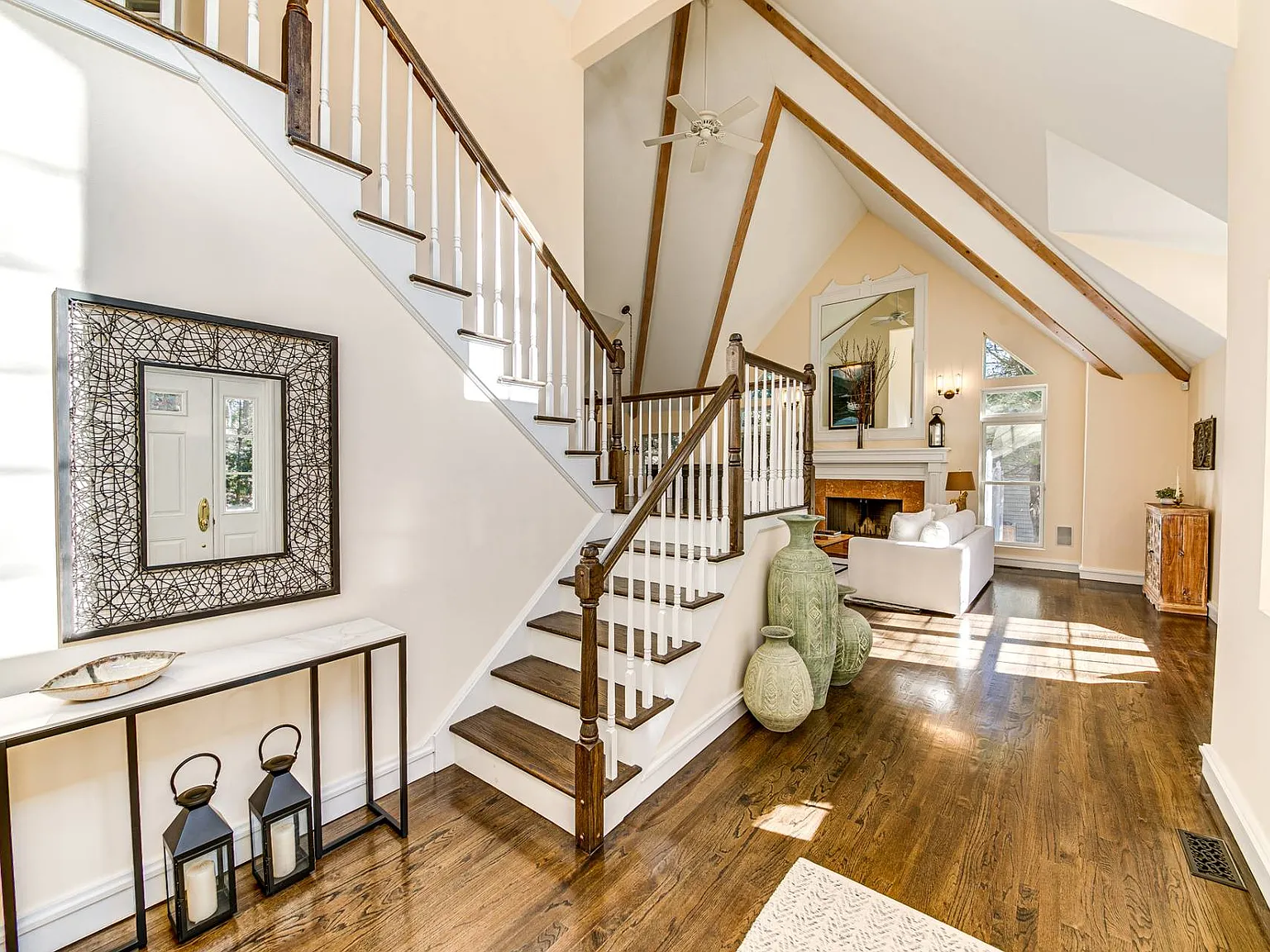 Luxury Wainscott Rental with Pool Near Ocean — Photo 2