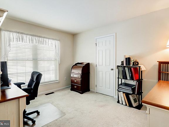 5th image of 79 Pleasant Rd