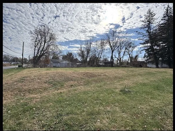 902 S Rollins St, Macon, MO 63552