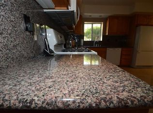 18960 Strathern St, Reseda, CA 91335