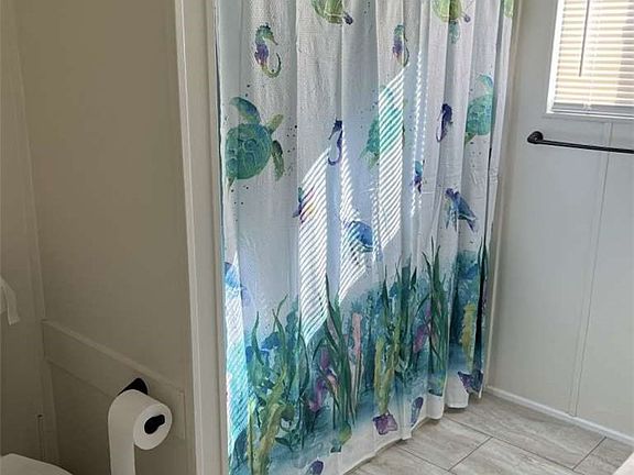 5th image of 1582 Locust Rd