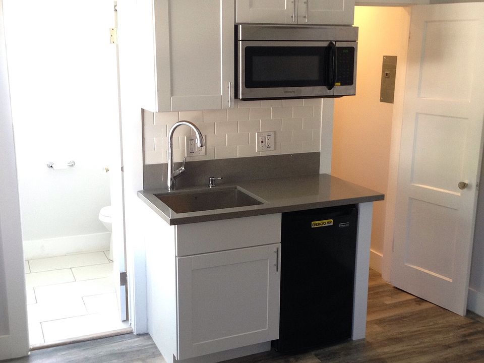 1st image of 7766 Rosewood Ave