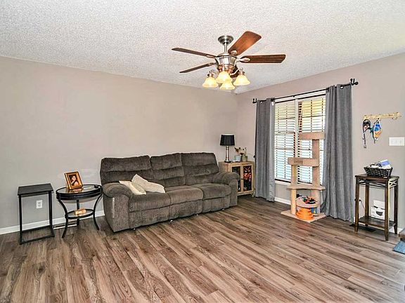 4th image of 6414 Eastpointe Ct