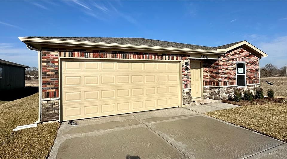 1st image of 37710 W 207th Ter