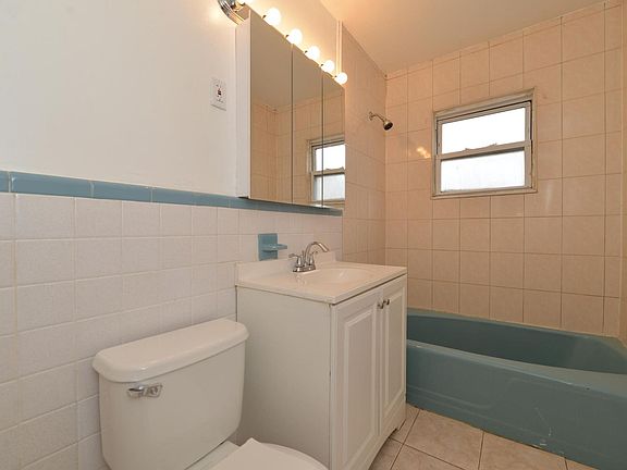 5th image of 397 Cromwell Ave #2