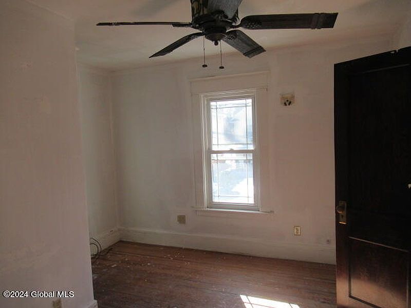 4th image of 2333 Story Avenue