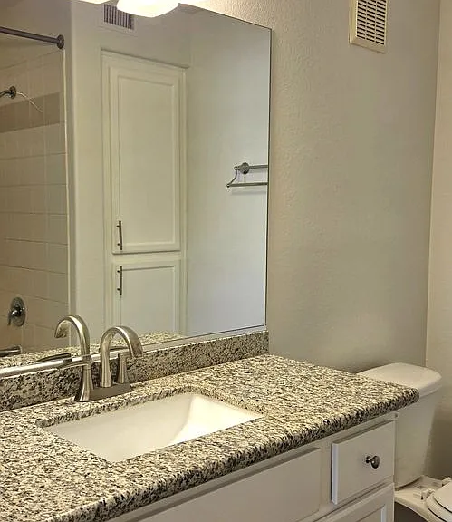 950 Ven Mls #523 — Photo 7