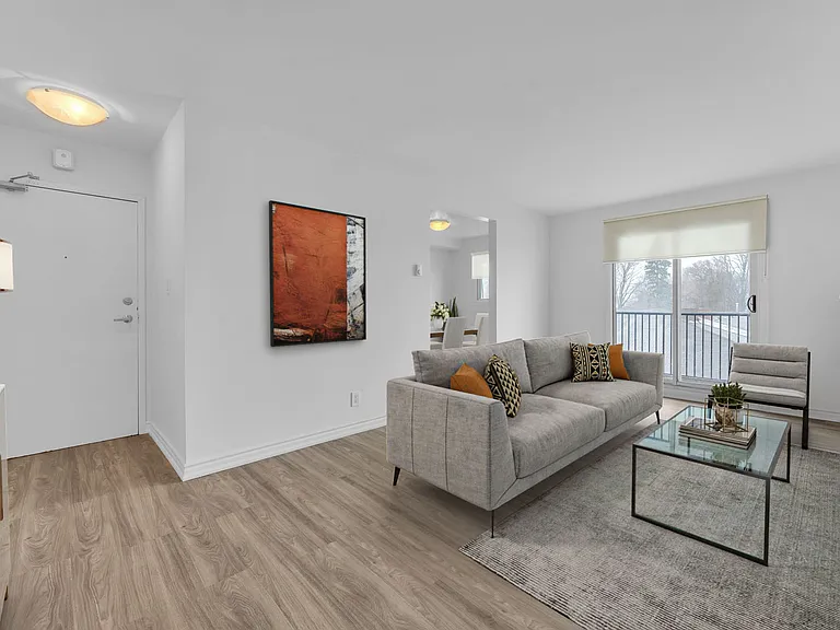 122 Elizabeth St — Photo 4
