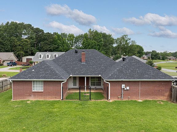 3rd image of 1016 Brown Dr