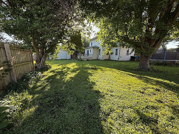 5th image of 902 Omaha Ave