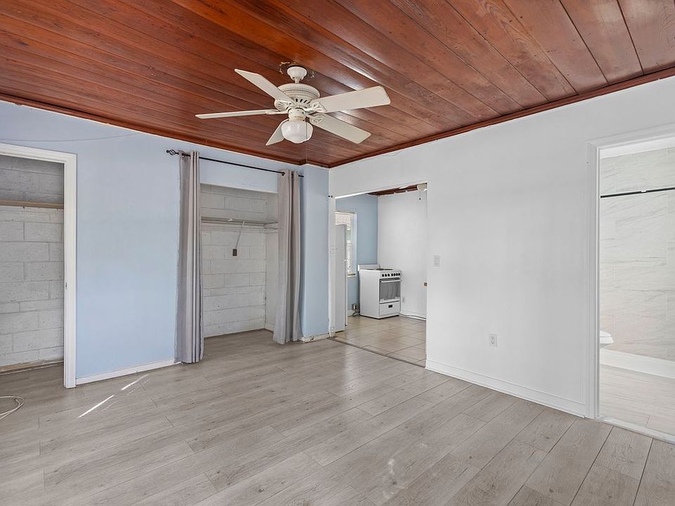 2nd image of 602 Texas Ct Unit C