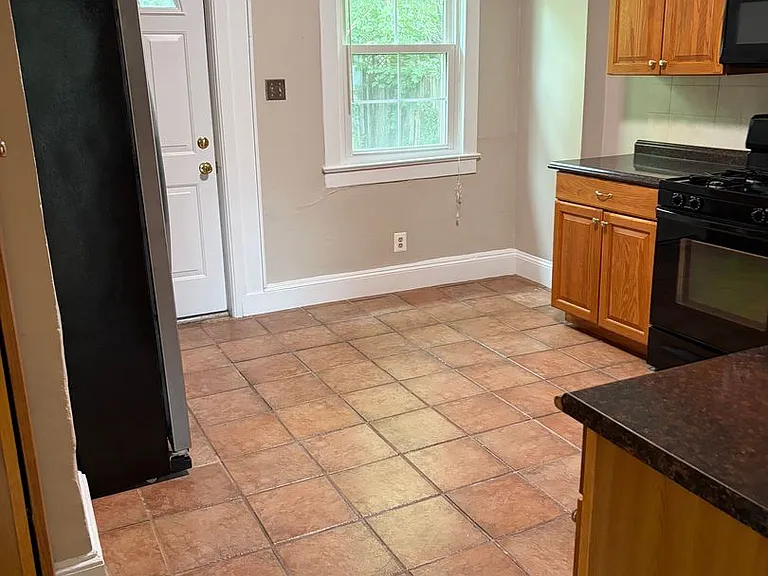 16 Fairview St NW — Photo 5