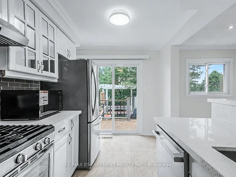 2790 Huntingdon Trl — Photo 9