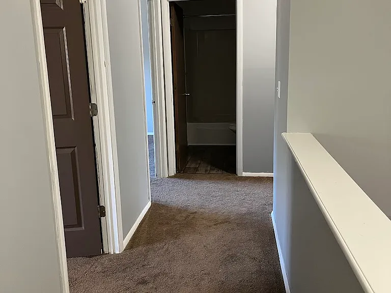 Stonehill Apartments — Photo 15