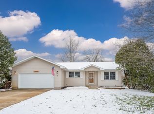 16455 Doe Dr NE, Cedar Springs, MI 49319