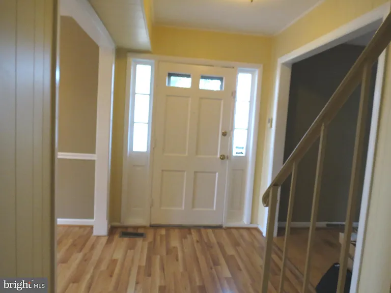 15310 Annapolis Rd — Photo 2