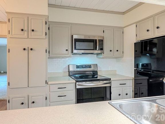 4th image of 2212 Wayah Rd