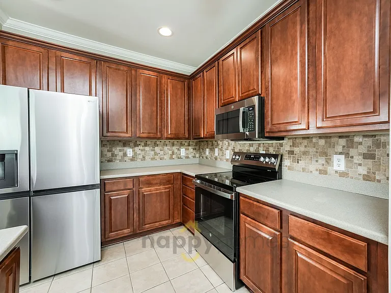 231 Xavier St — Photo 9