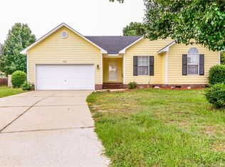 4533 Broadway Ct, Hope Mills, NC 28348