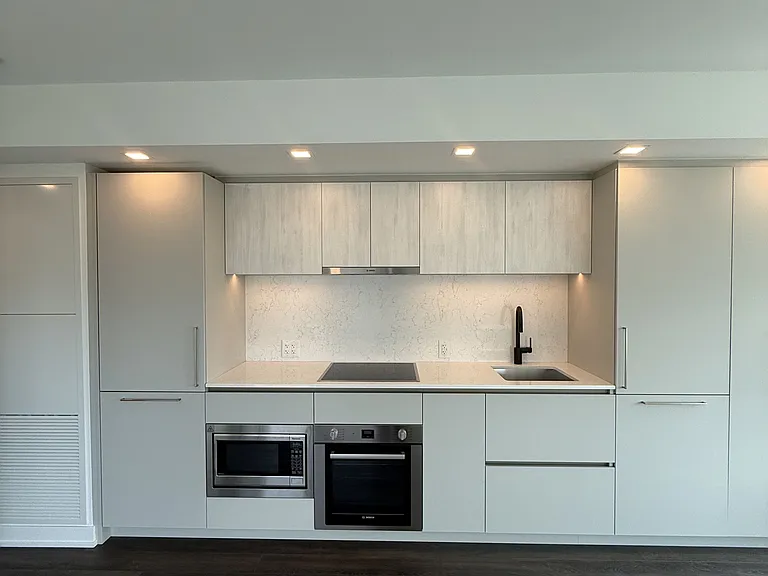 609 Sherbourne St #1210 — Photo 8